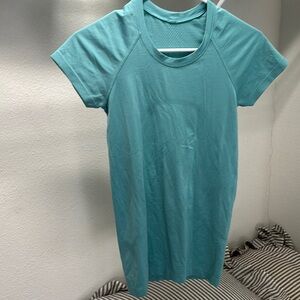 lululemon athletica Aqua Short Sleeve Swiftly Tee